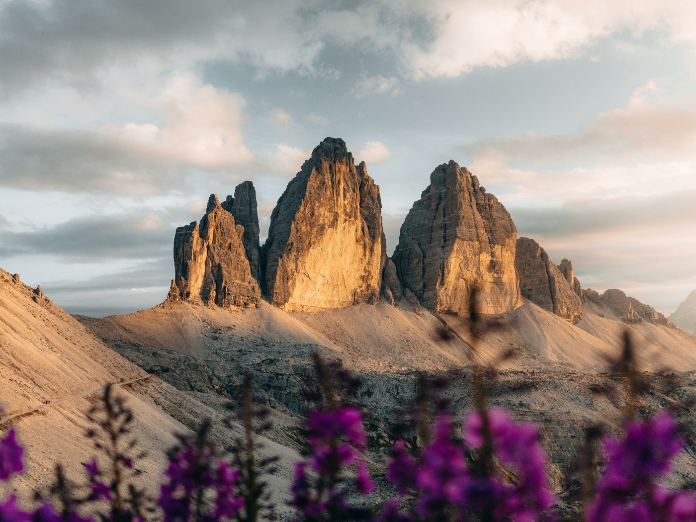 Красивый вид на доломитовые скалы