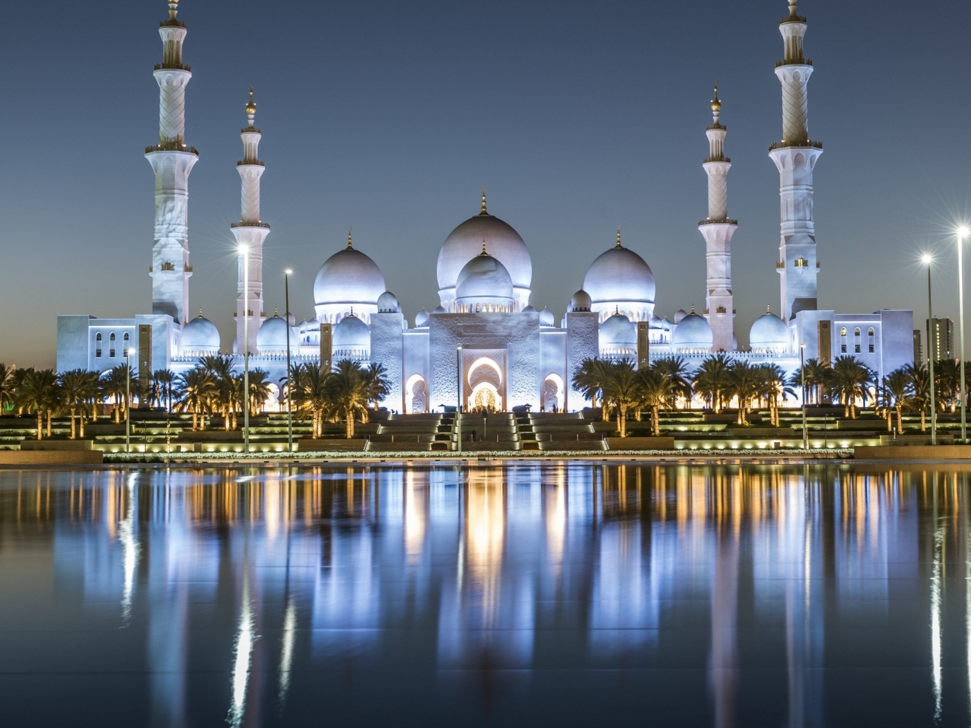 Мечеть шейха Зайда в ночное время, Абу Даби