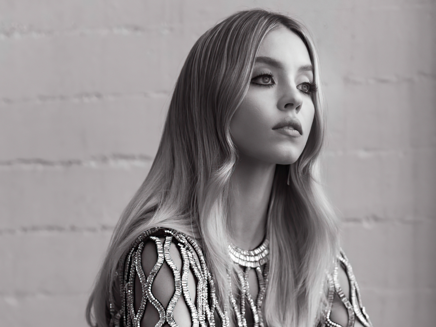 Американская актриса Сидни Суини черное-белое фото