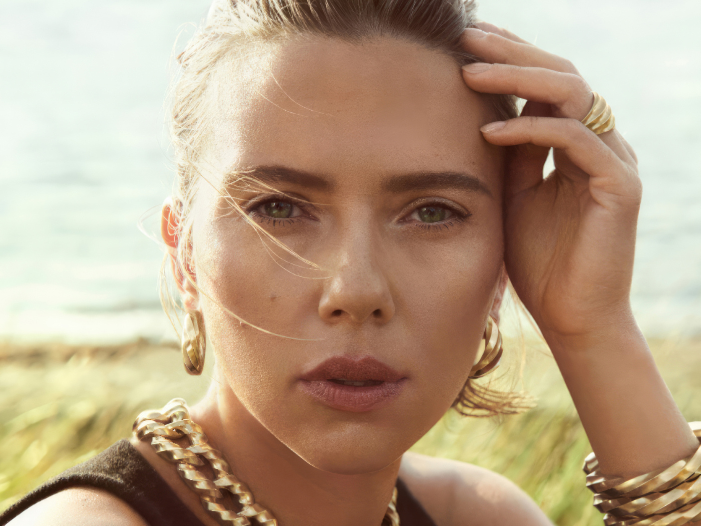 Украшения на теле актрисы Скарлетт Йоханссон