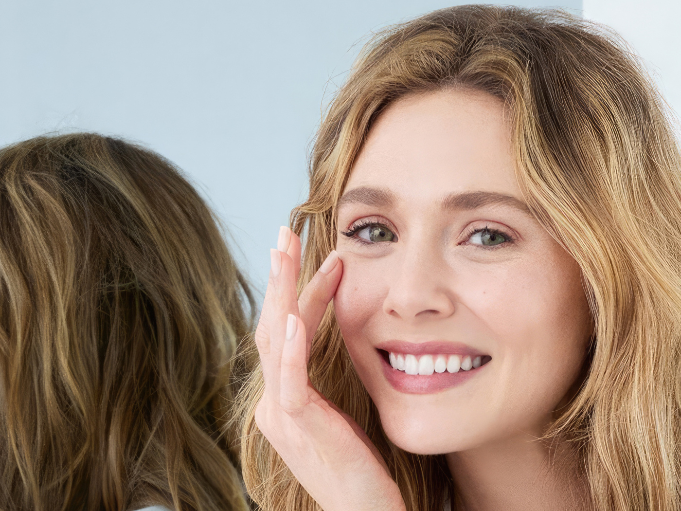 Нежная настоящая девушка актриса Элизабет Олсен