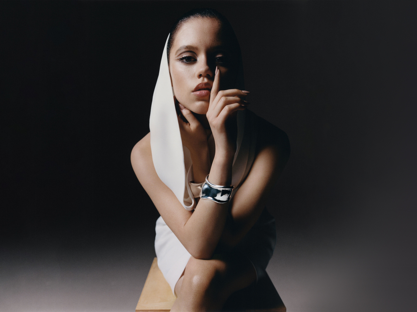 Молодая популярная актриса Дженна Ортега