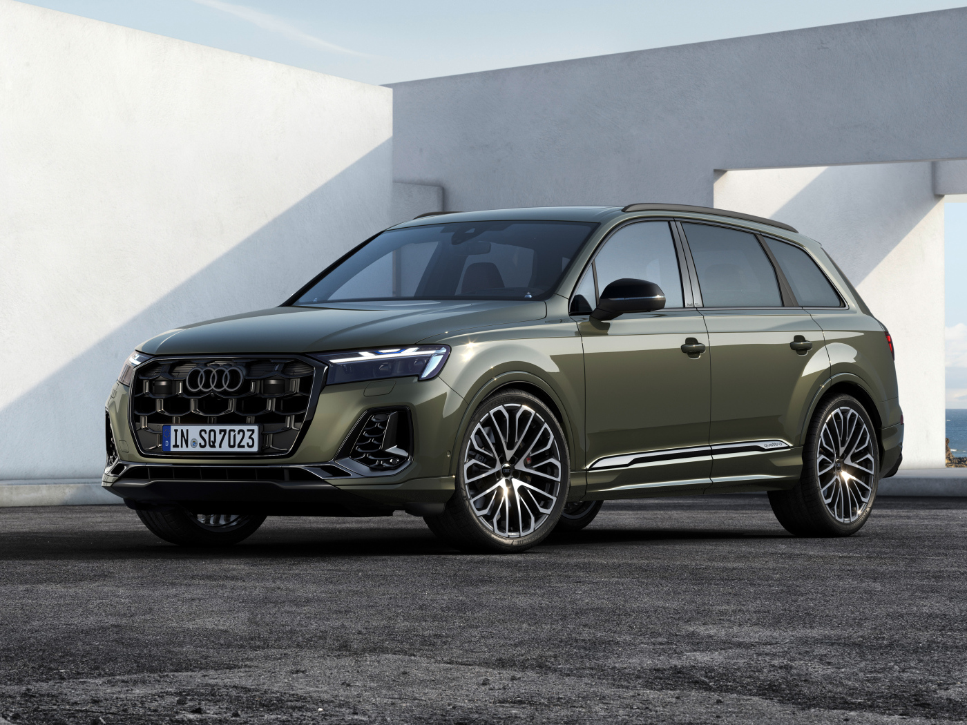 Автомобиль Audi SQ7 TFSI 2024 года