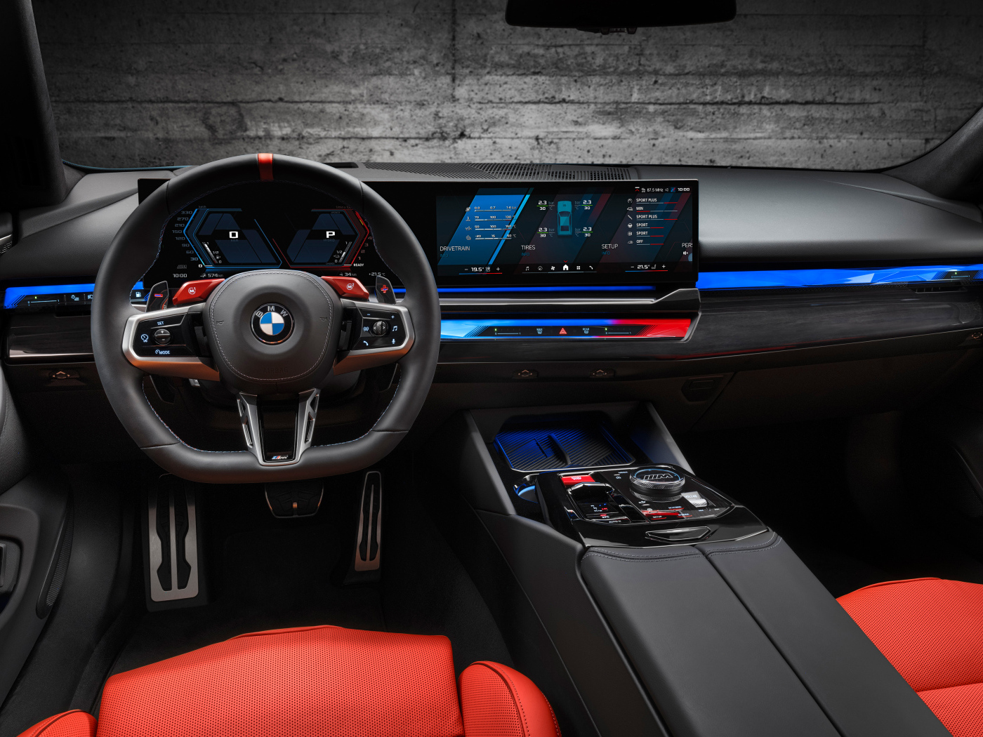 Салон автомобиля BMW M5 Touring 2024 года