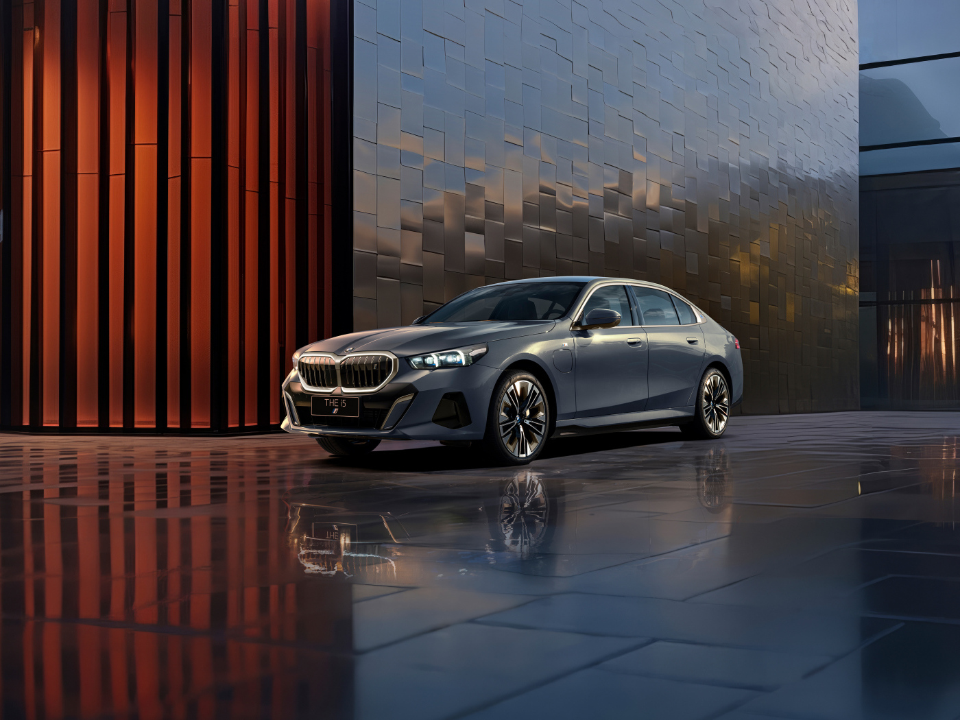 Автомобиль BMW i5 eDrive40L M Sport 2024 года