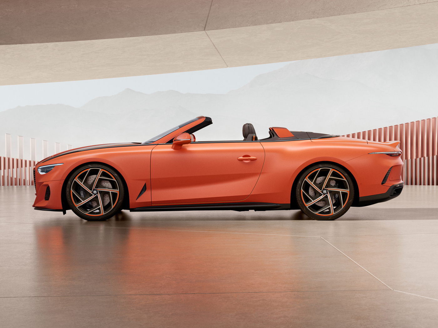 Вид сбоку на кабриолет Bentley Mulliner Batur Convertible 2024  года