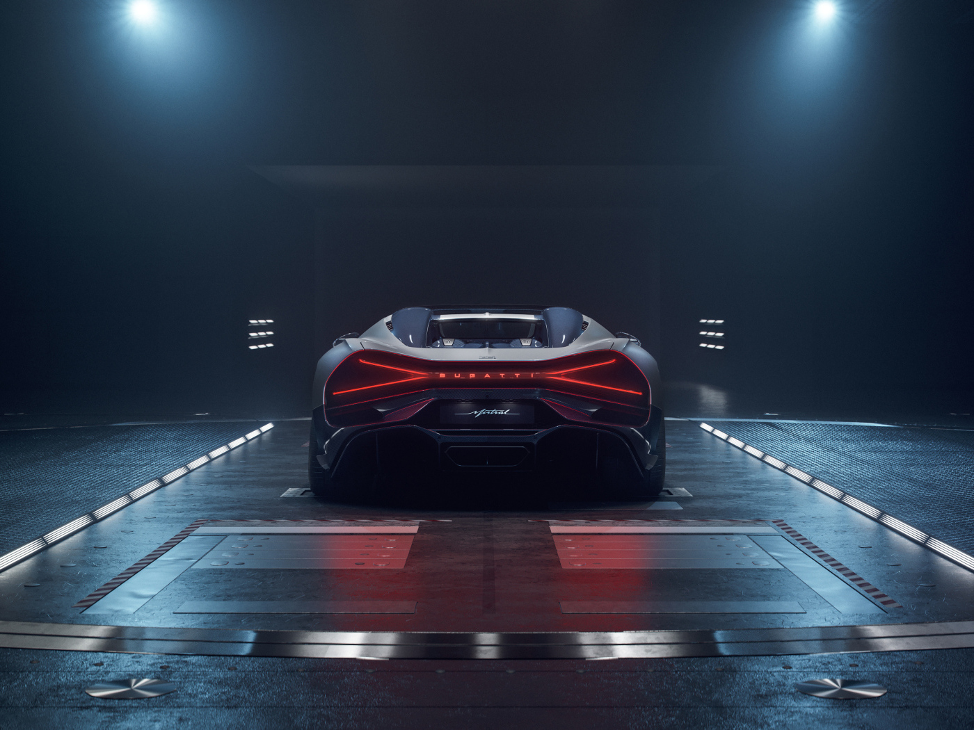 Вид сзади на автомобиль Bugatti Mistral