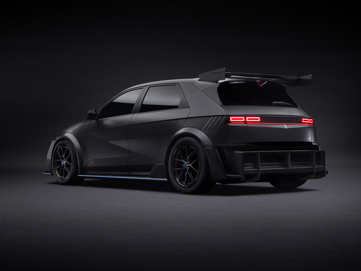 Вид сзади на Hyundai IONIQ 5 N NPX1 Concept 2024 года