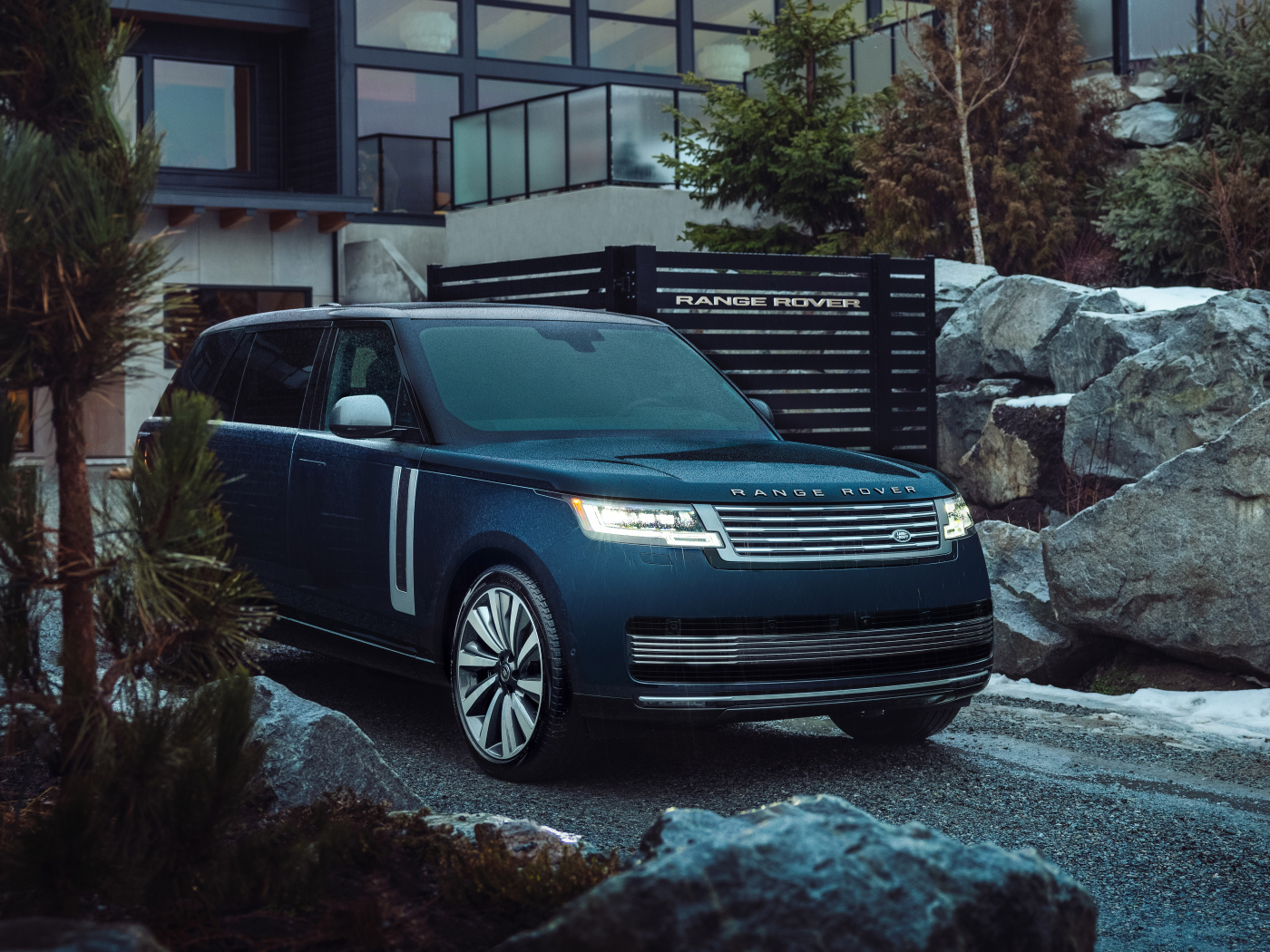 Большой внедорожник Range Rover SV Arete Edition 2024 года