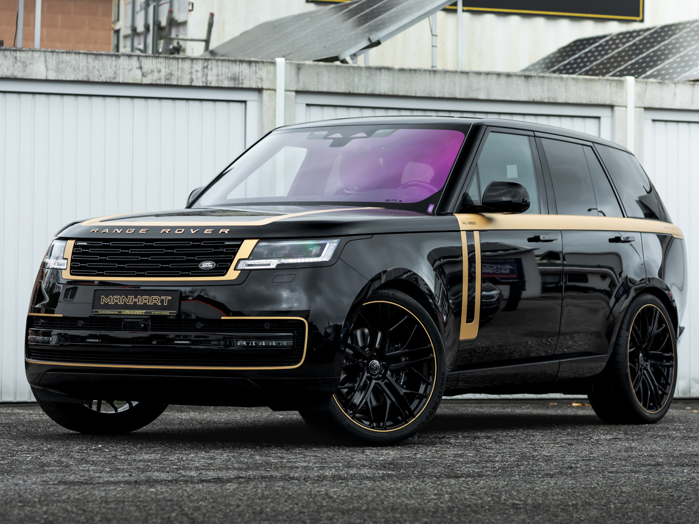 Черный внедорожник  Range Rover Sport P530
