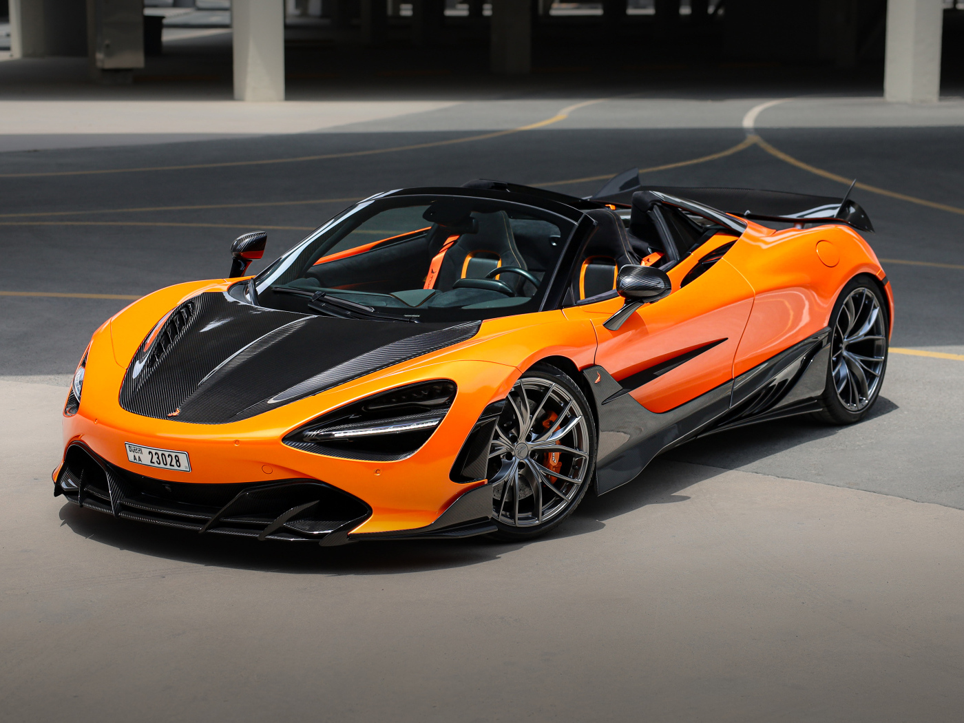 Оранжевый автомобиль TopCar McLaren 720S Spider Fury