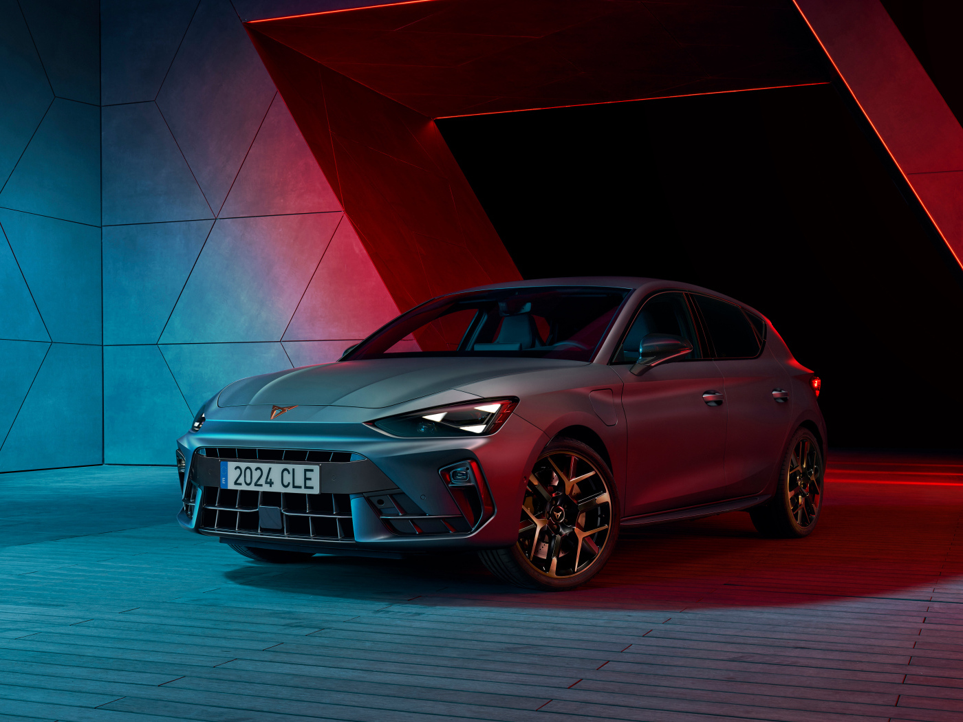 Автомобиль Cupra Leon EHybrid 2024 года