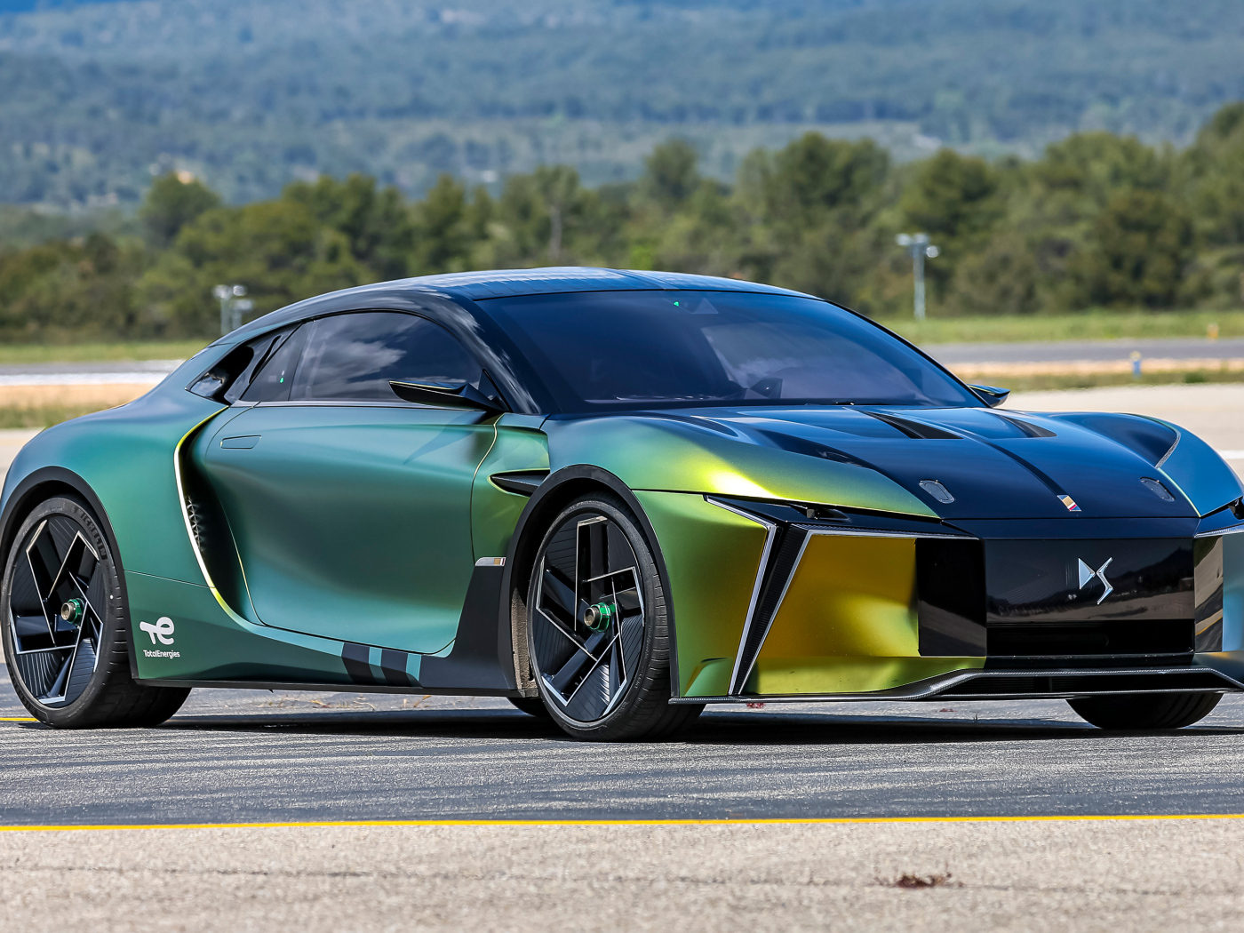 Автомобиль концепт DS E-Tense Performance