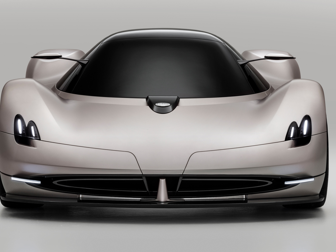 Вид спереди на автомобиль Pagani Alisea By IED 2024 года