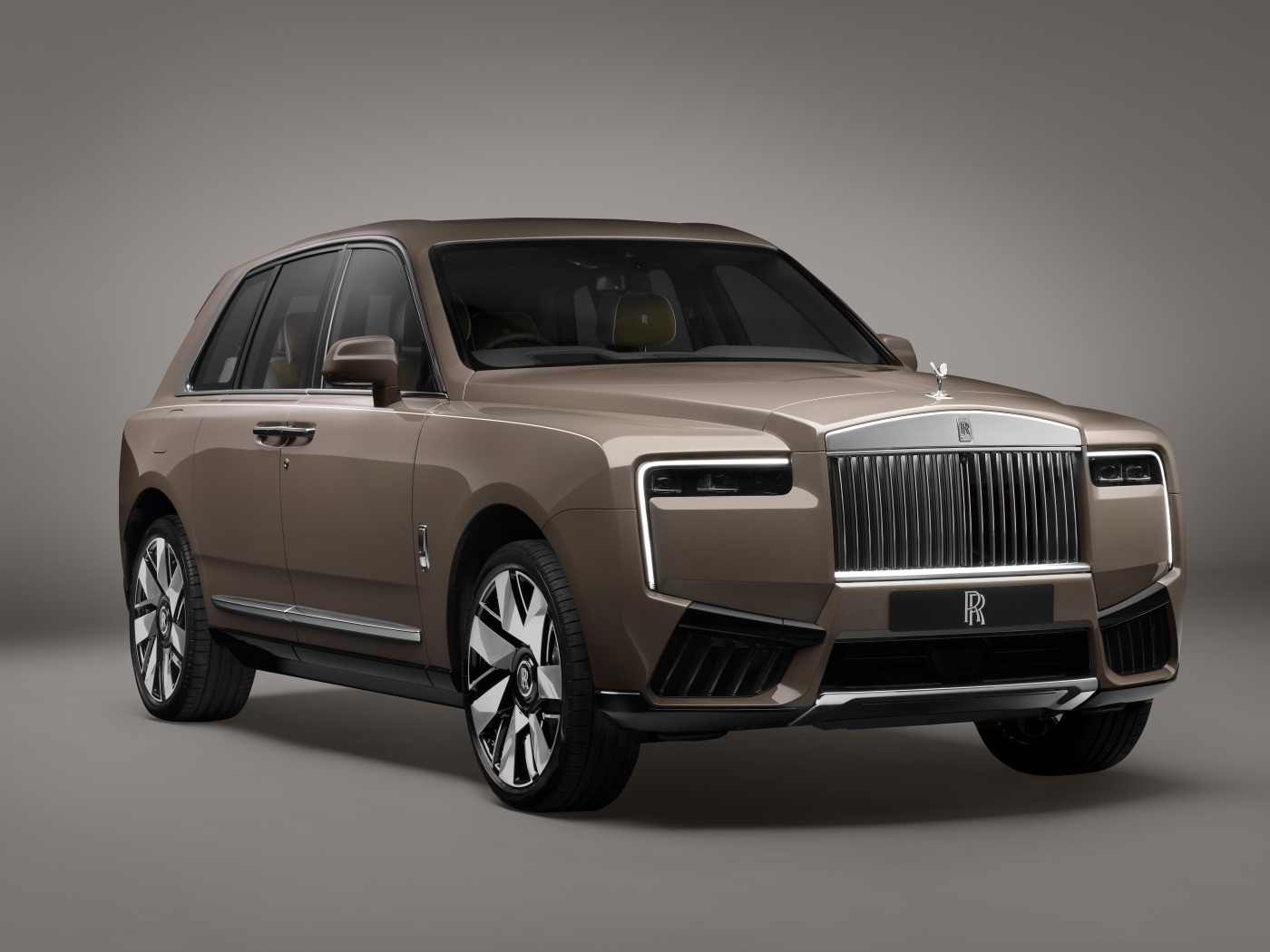 Автомобиль Rolls-Royce Cullinan Series II