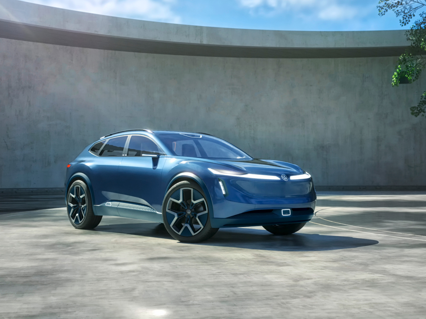 Автомобиль Volkswagen ID. Code 2024 года у стены