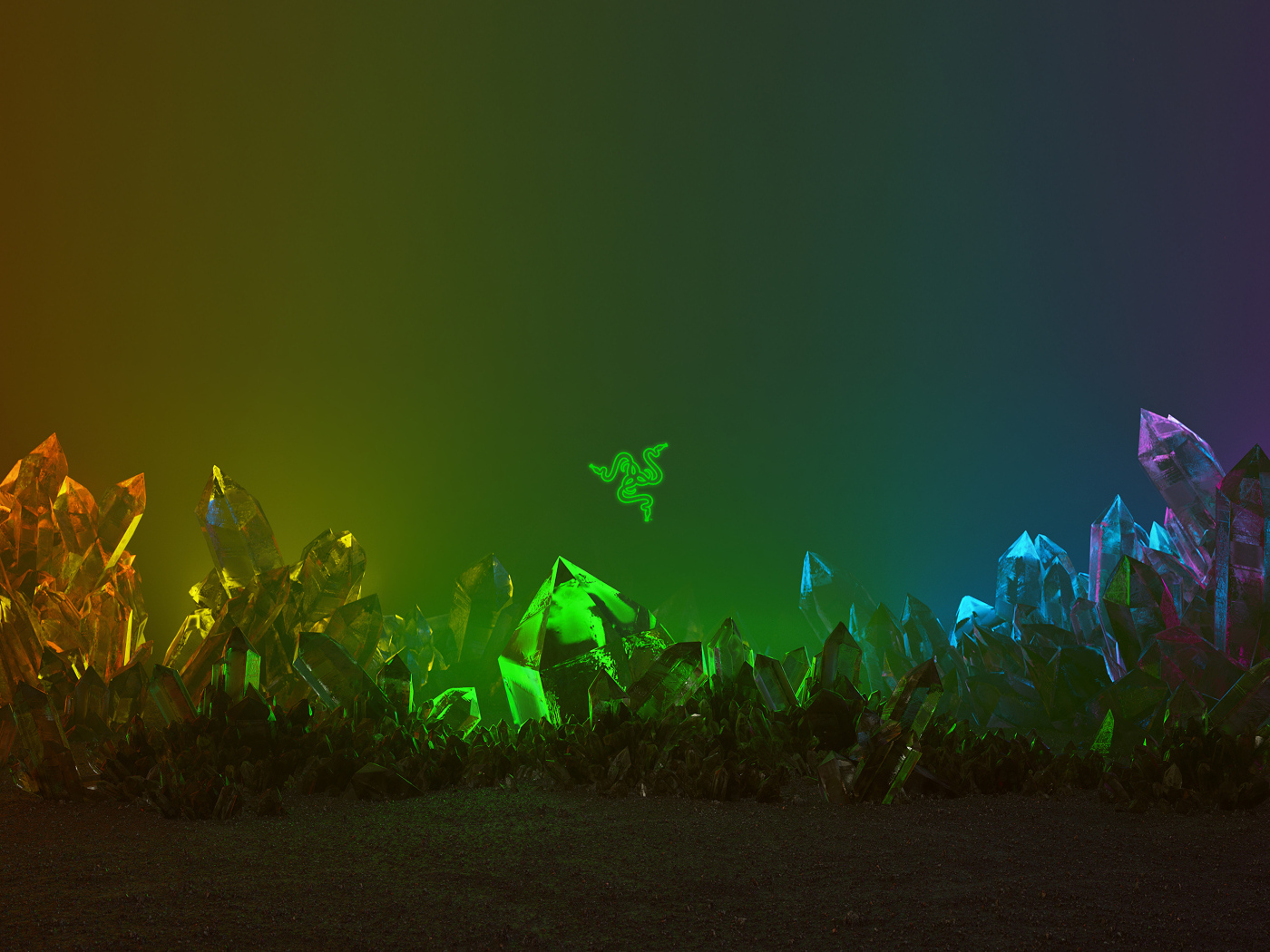 Зеленый логотип razer на фоне с кристаллами