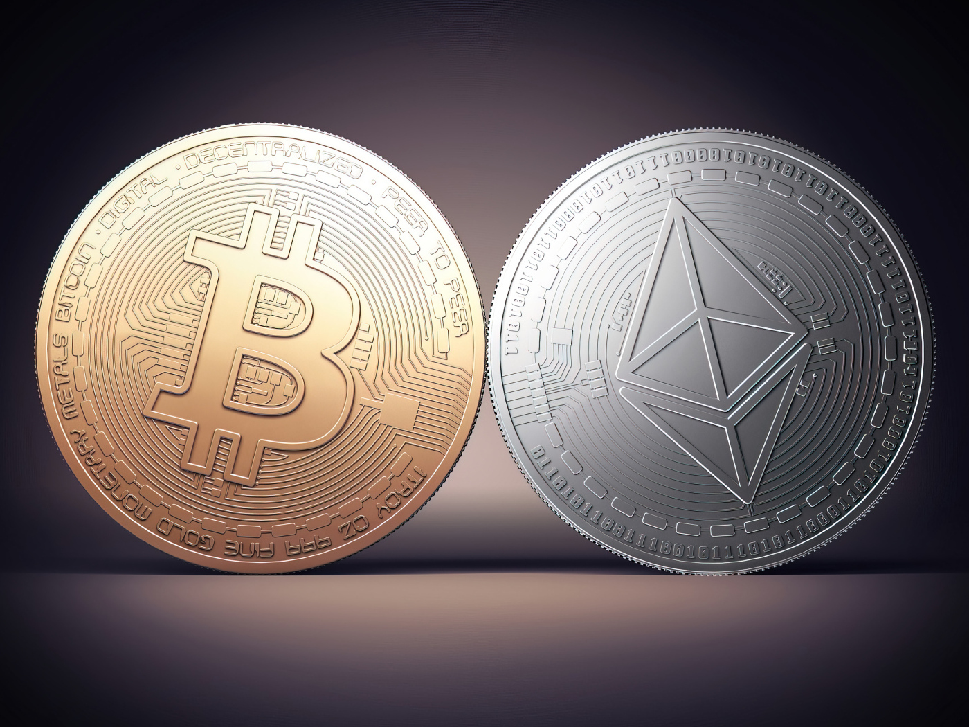 Криптовалюта bitcoin  и ethereum на сером фоне