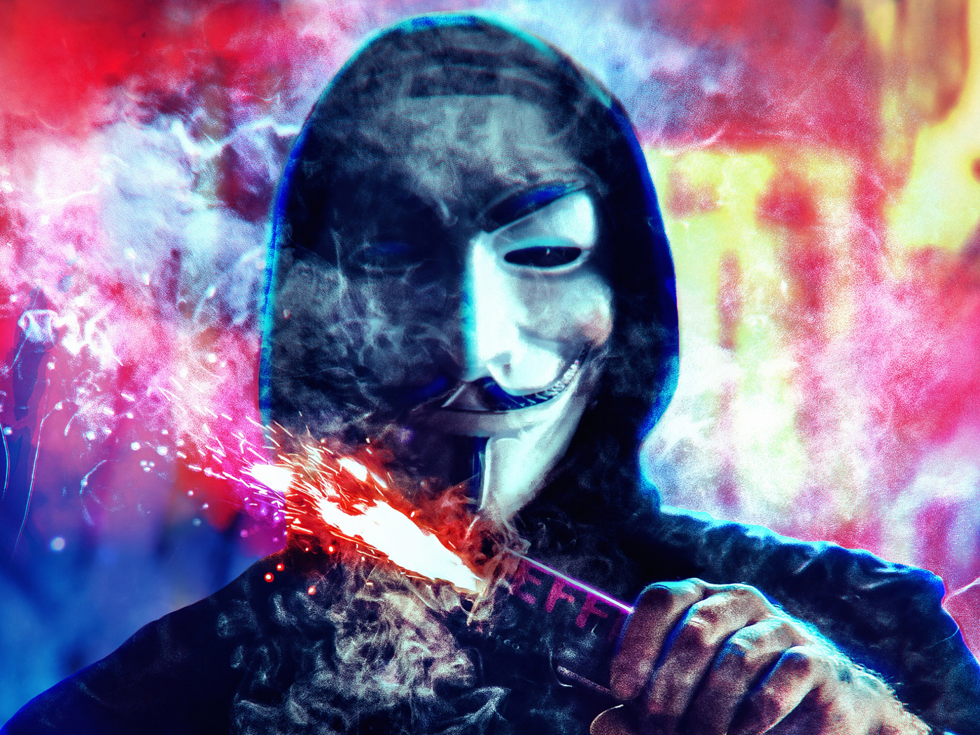 Анонимус в маске с петардой в руке