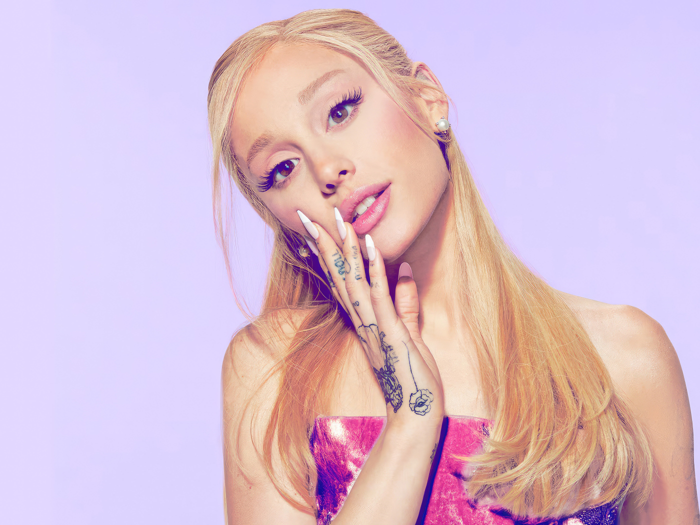 Кареглазая блондинка певица Ариана Гранде