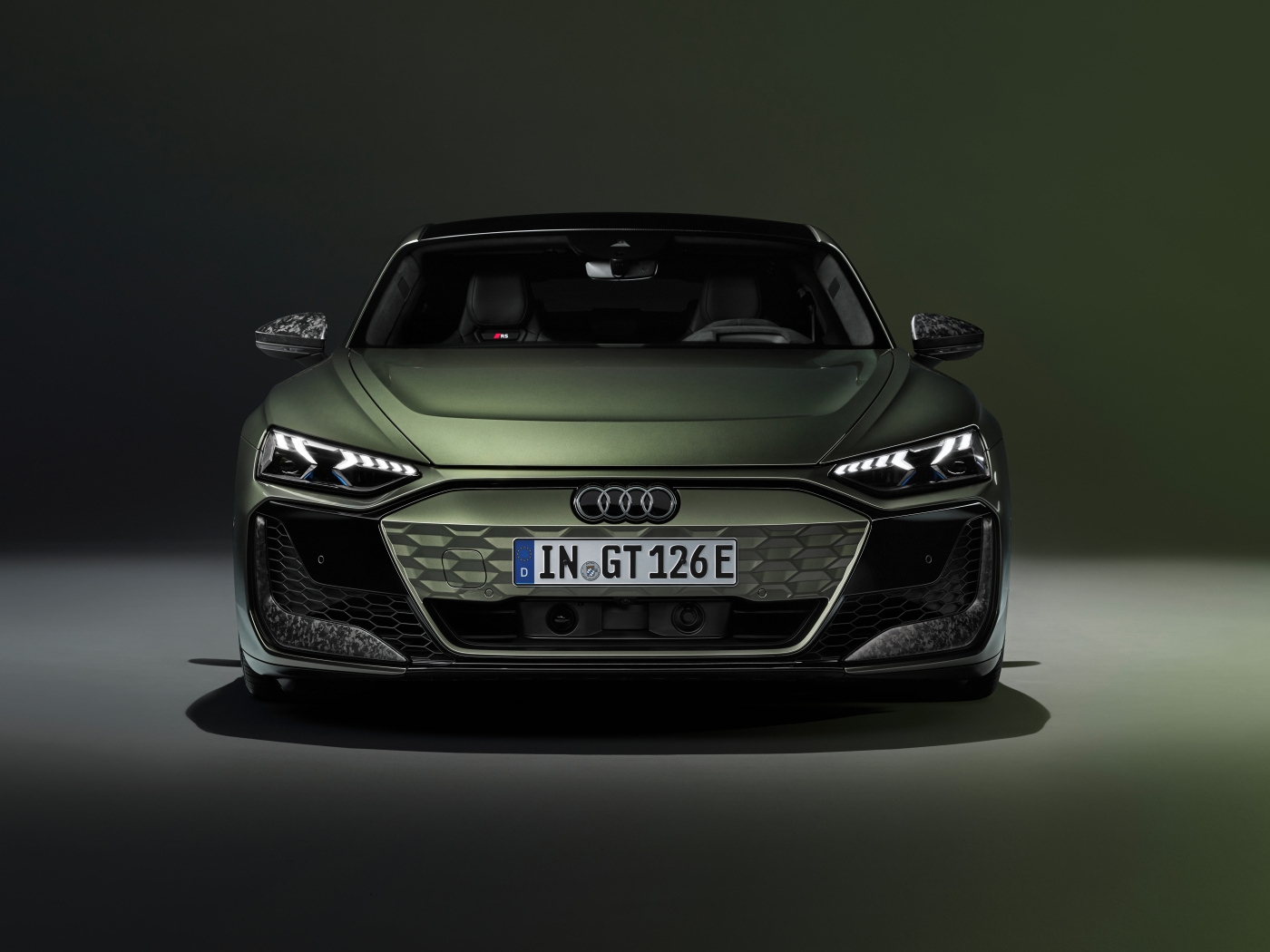 Автомобиль Audi RS e-tron GT performance 2024  года