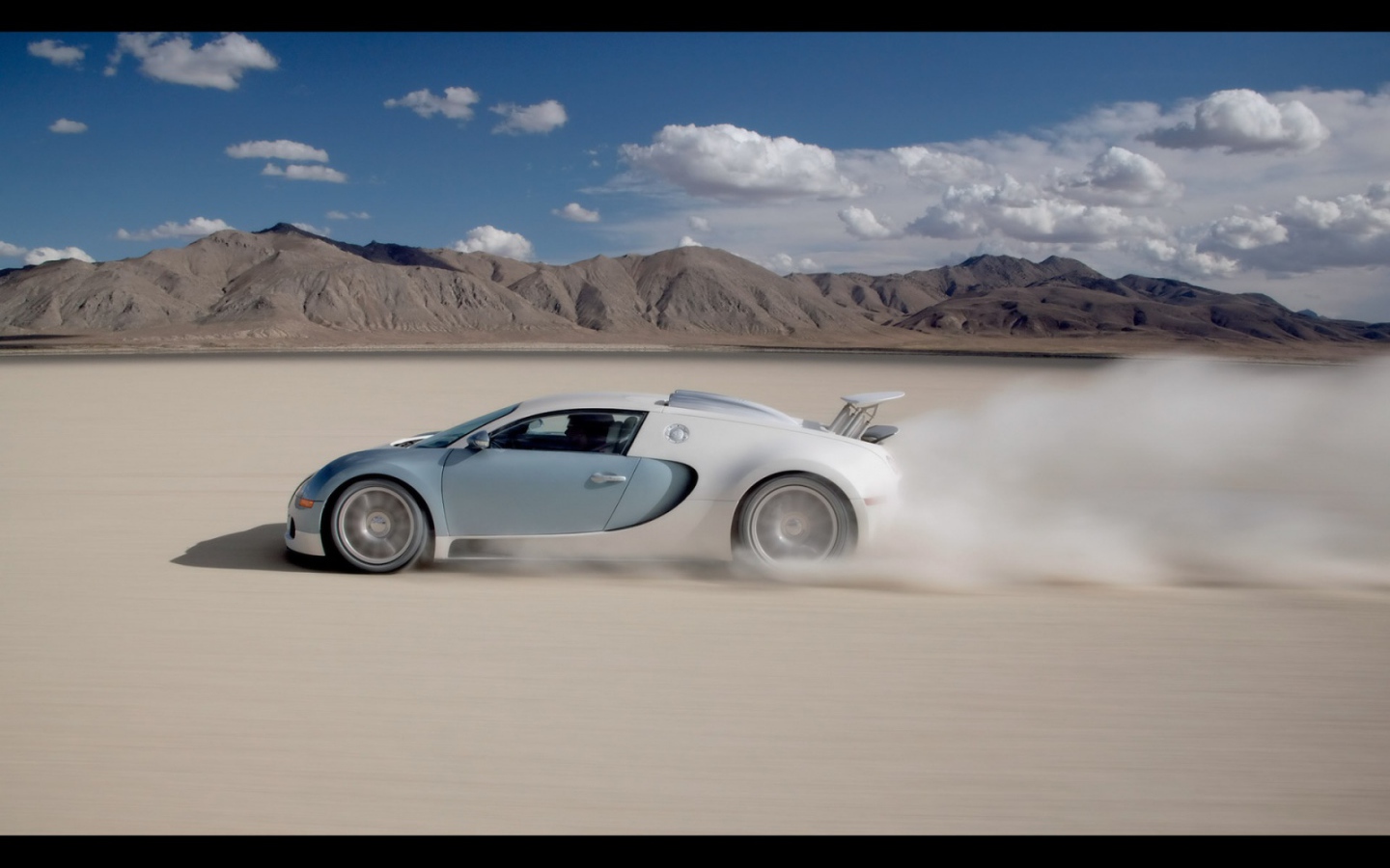 Гонки в пустыне на Bugatti Veyron