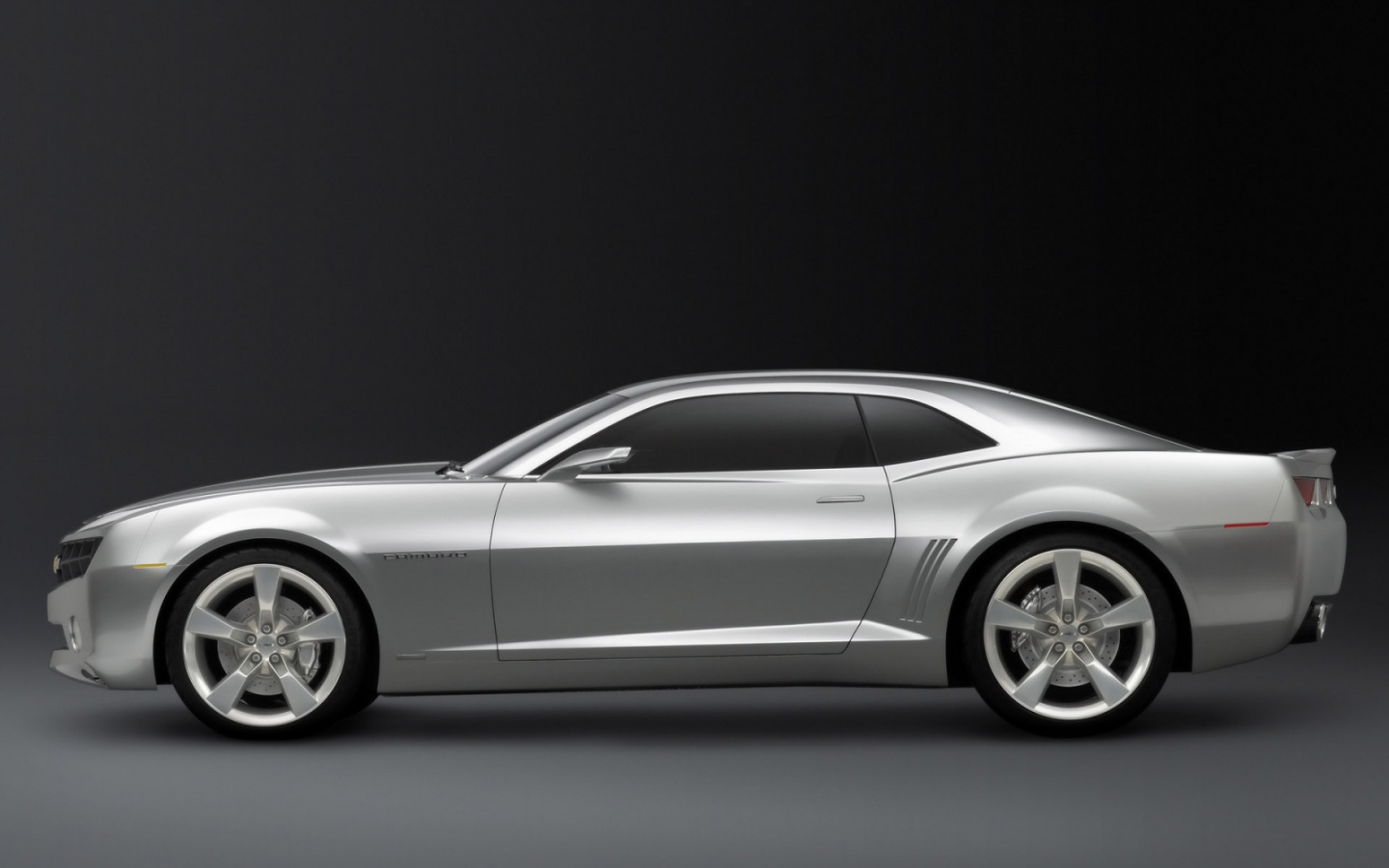 Camaro вид слева