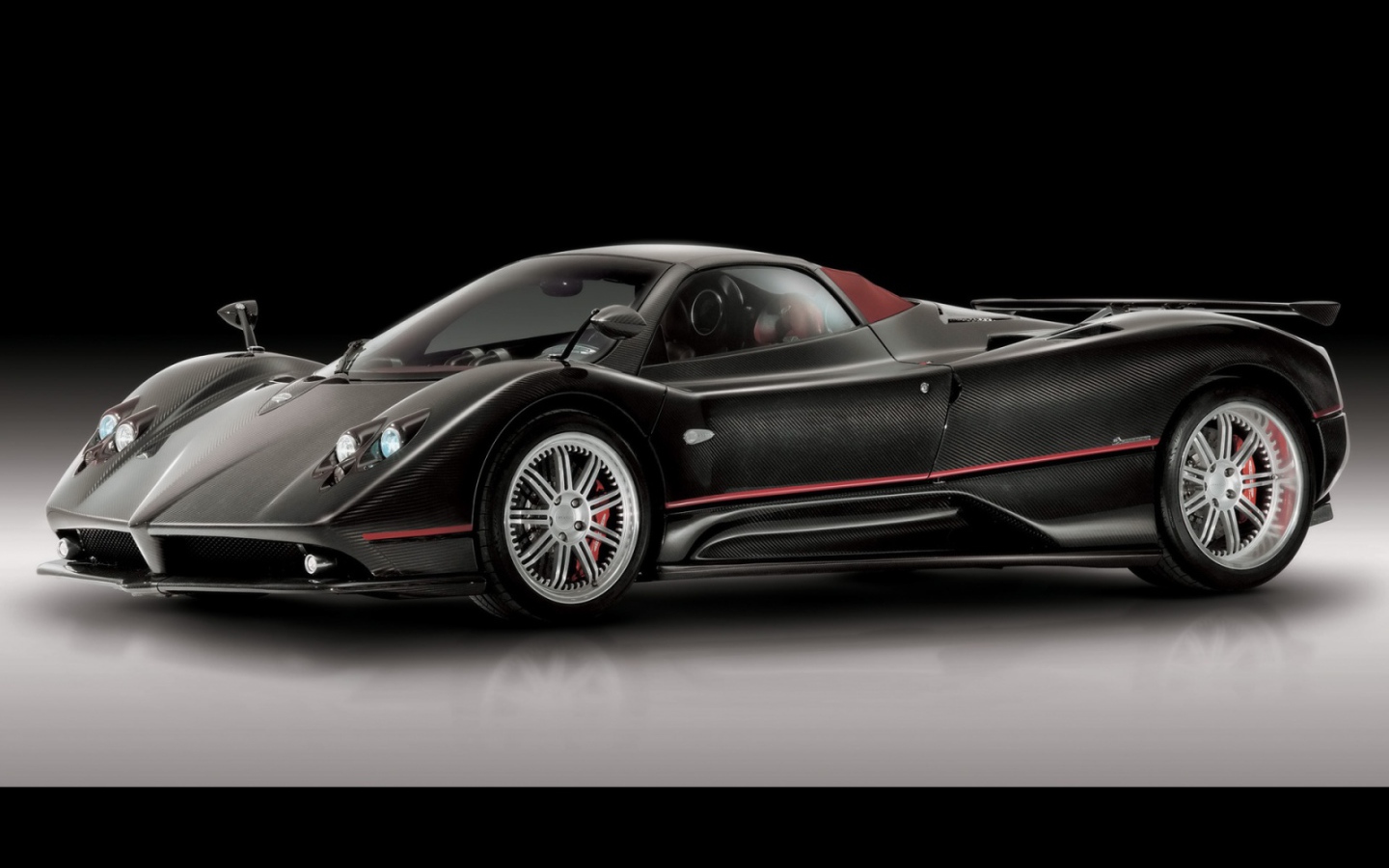 Итальянская ракета Pagani Roadster