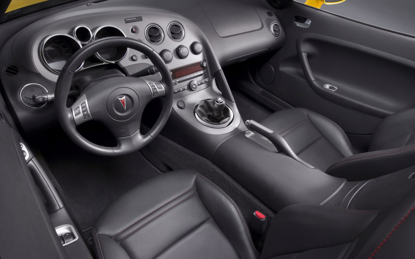 Салон машины Pontiac Solstic