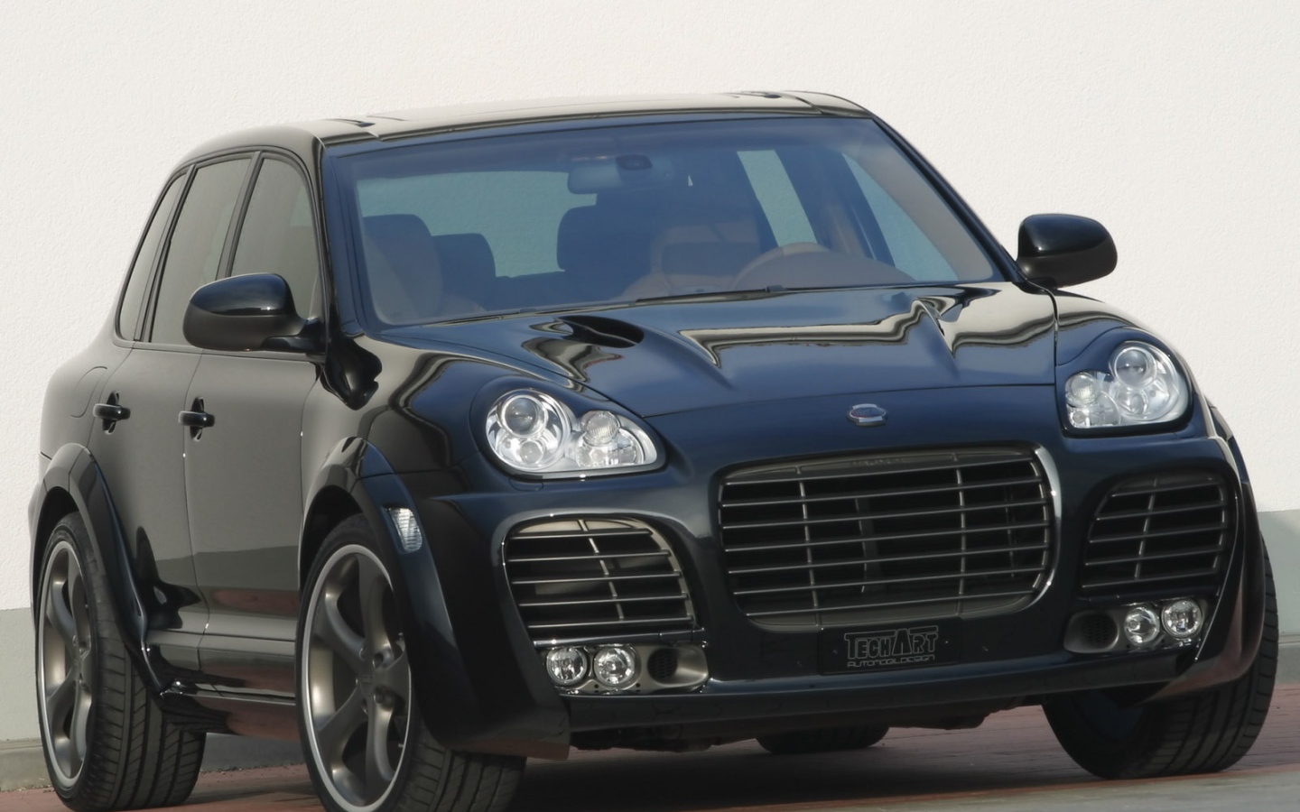 Огромный Porsche