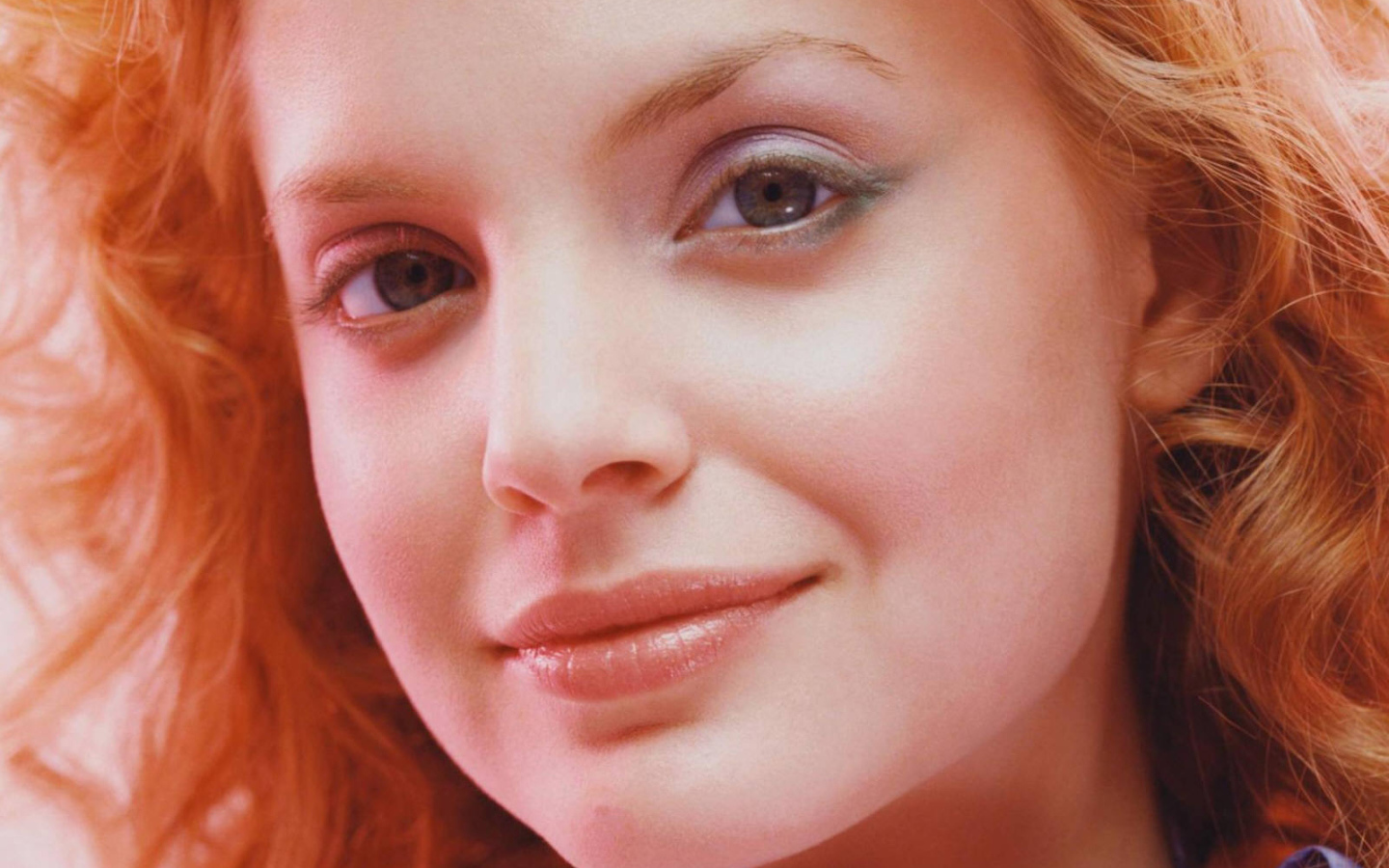 Мена Сувари / Mena Suvari