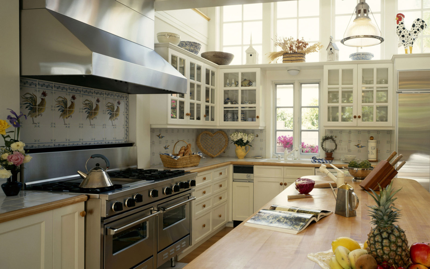 Дизайн большой кухни