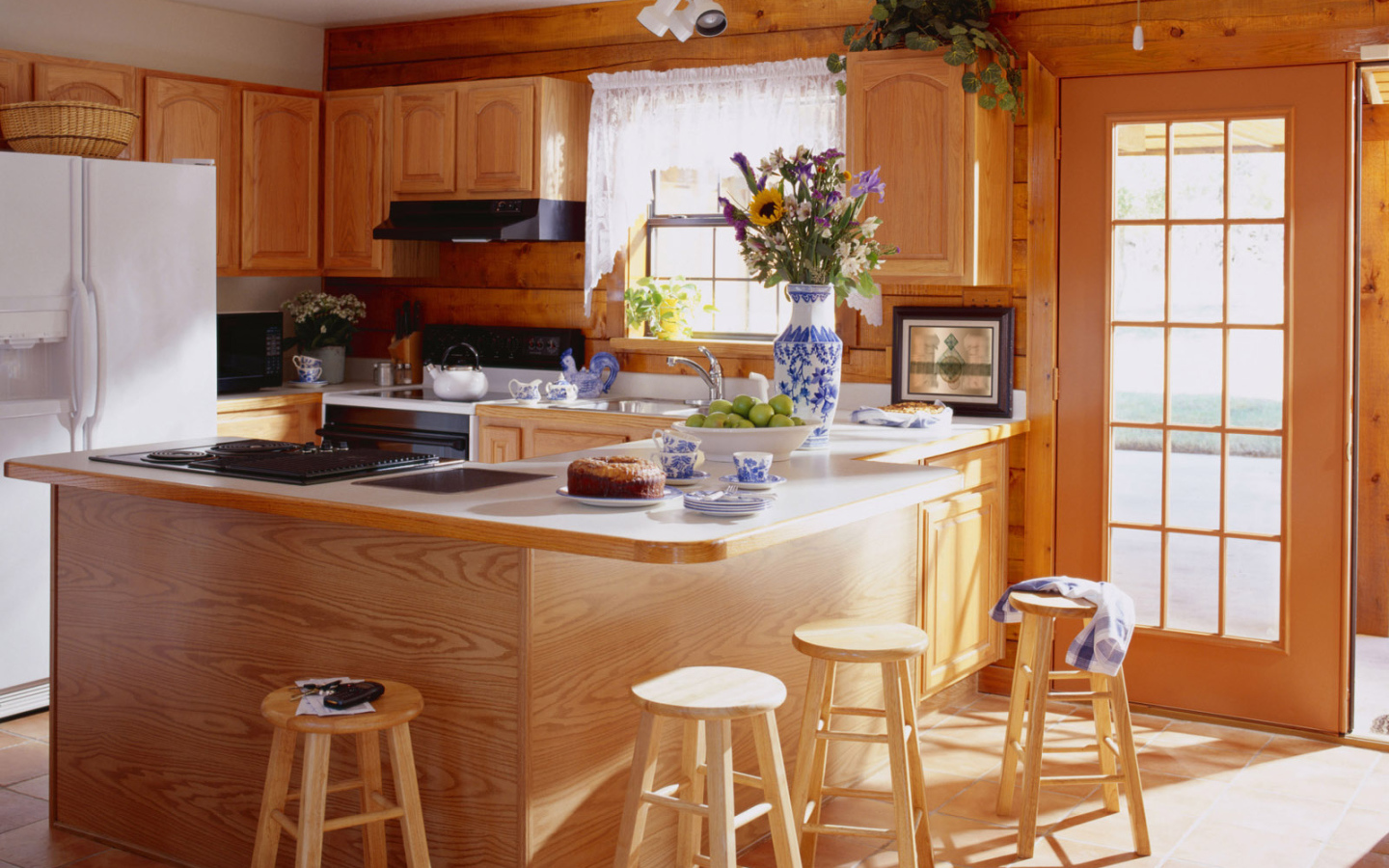 Дизайн кухни под дерево