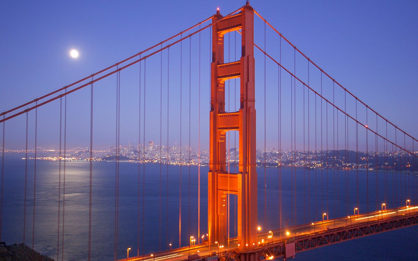 Восход луны в Сан-Франциско / Калифорния / США