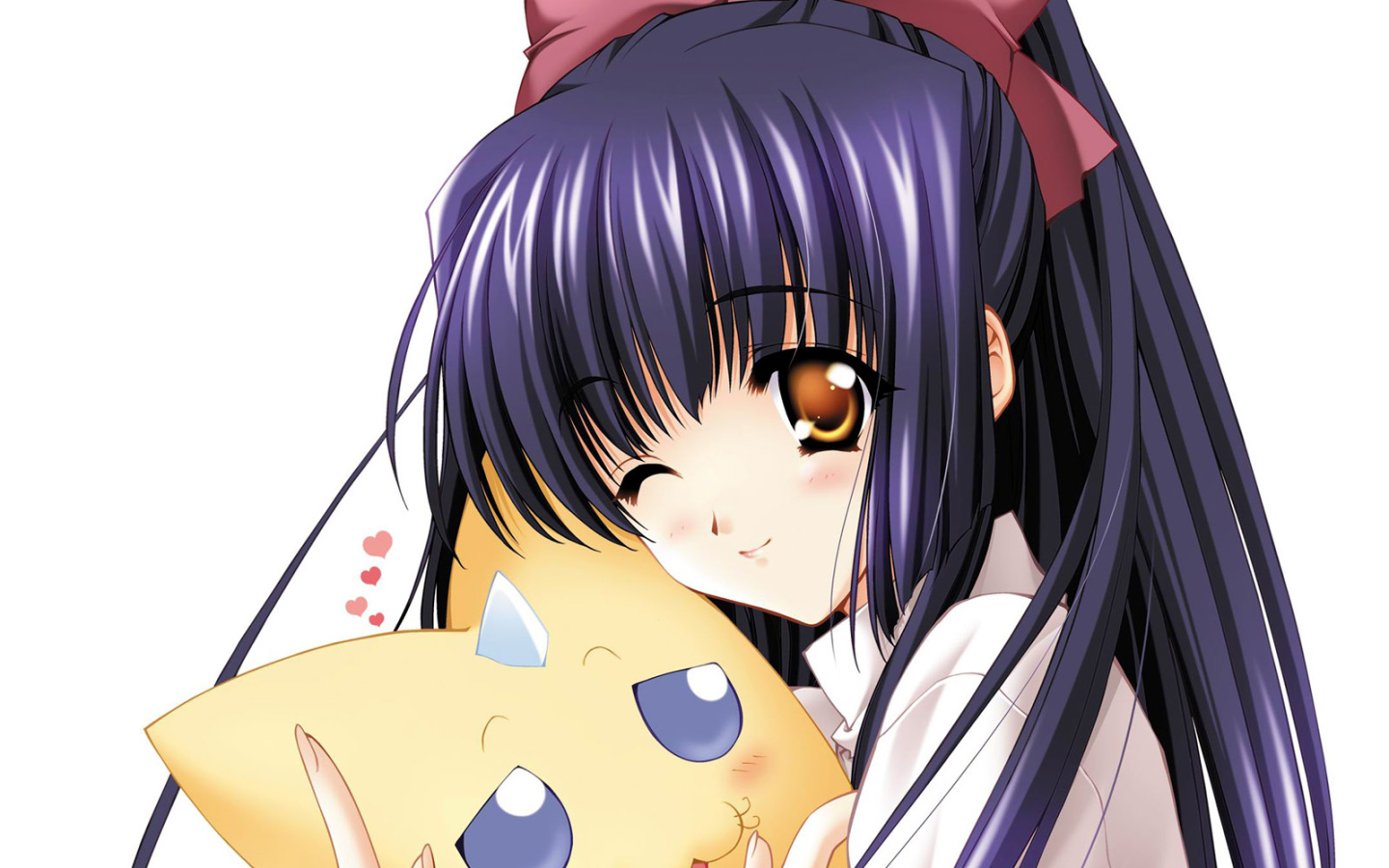 Милая девочка и зверек