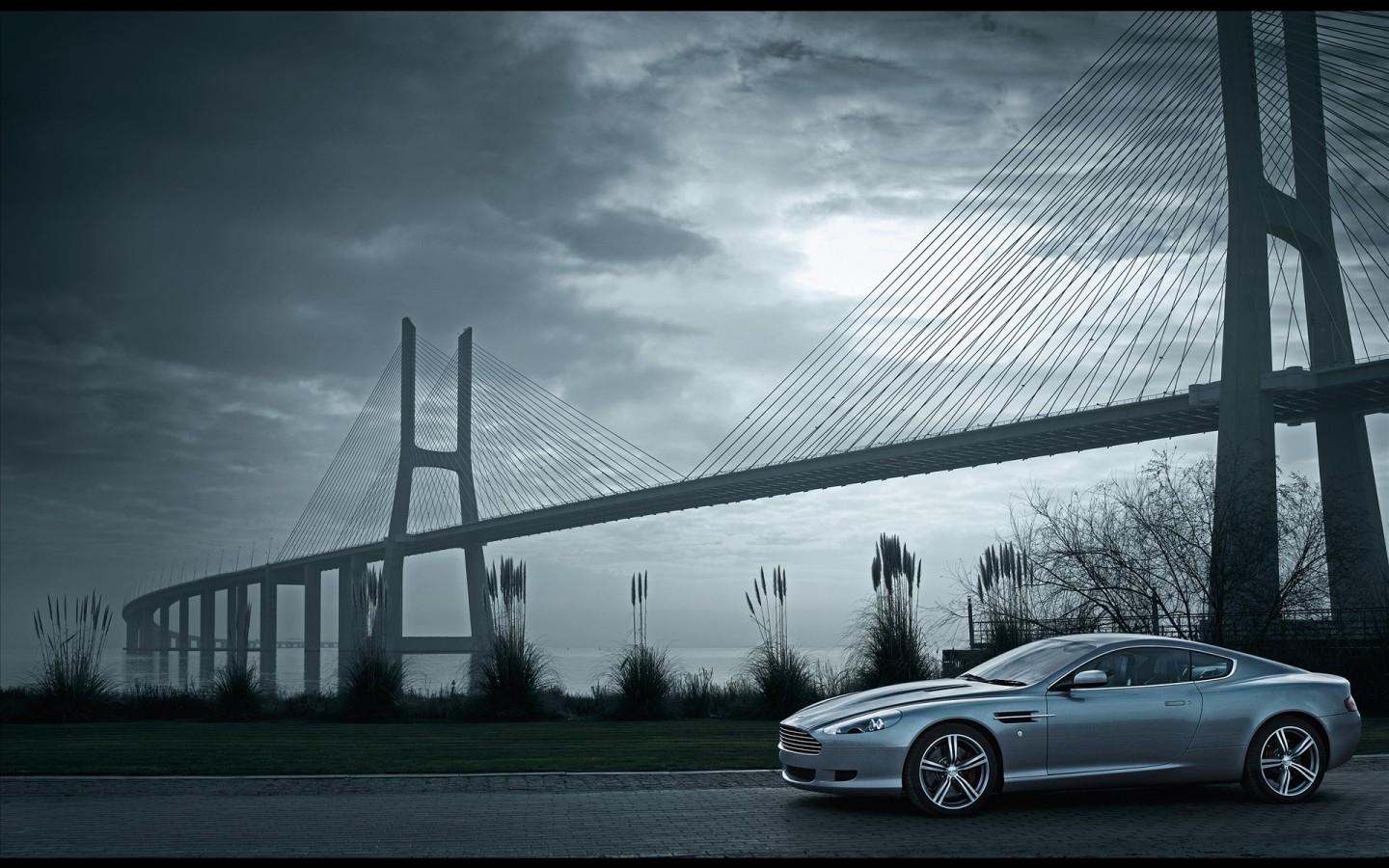 Автомобиль Астон Мартин