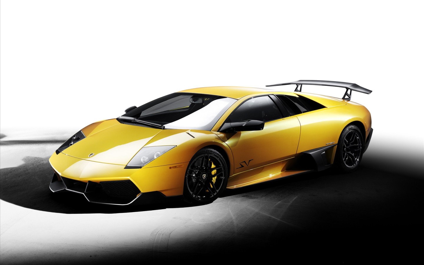 Желтый Феррари