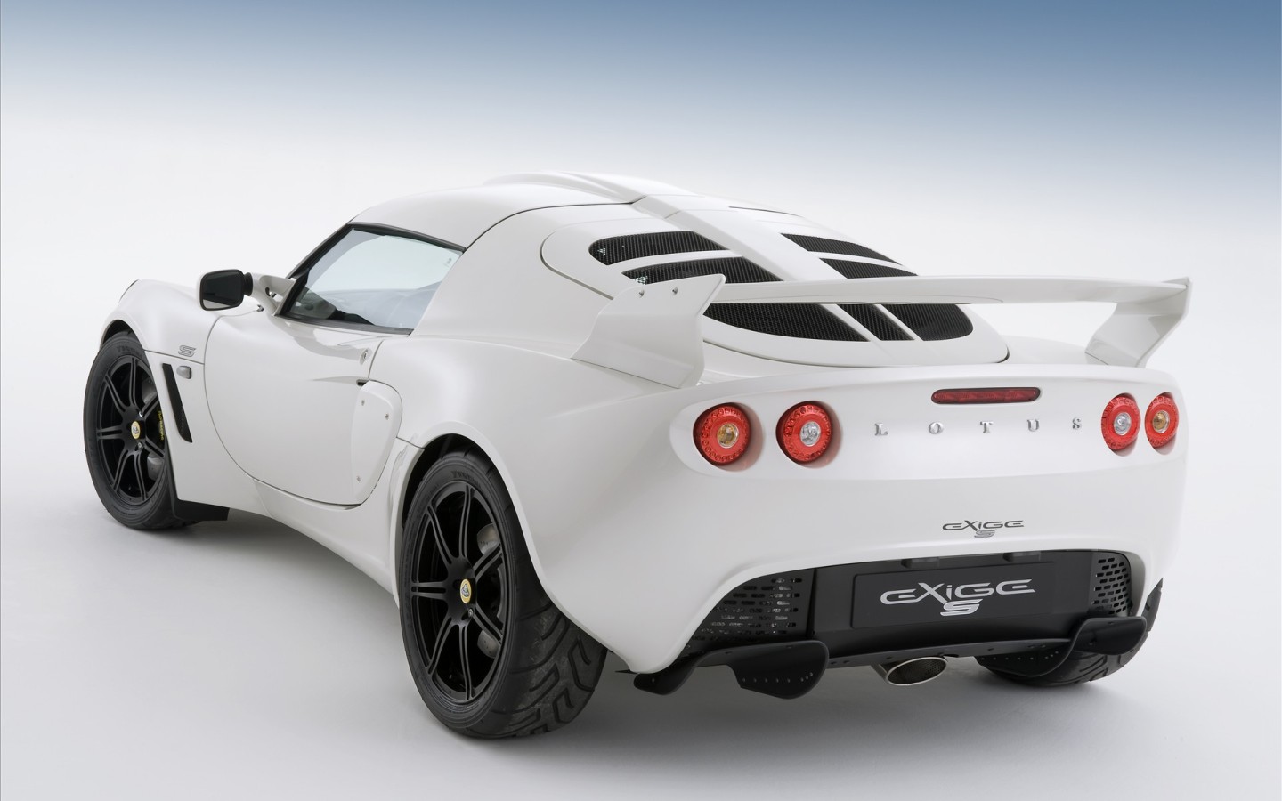 Отличный спорткар Lotus ExiGe S