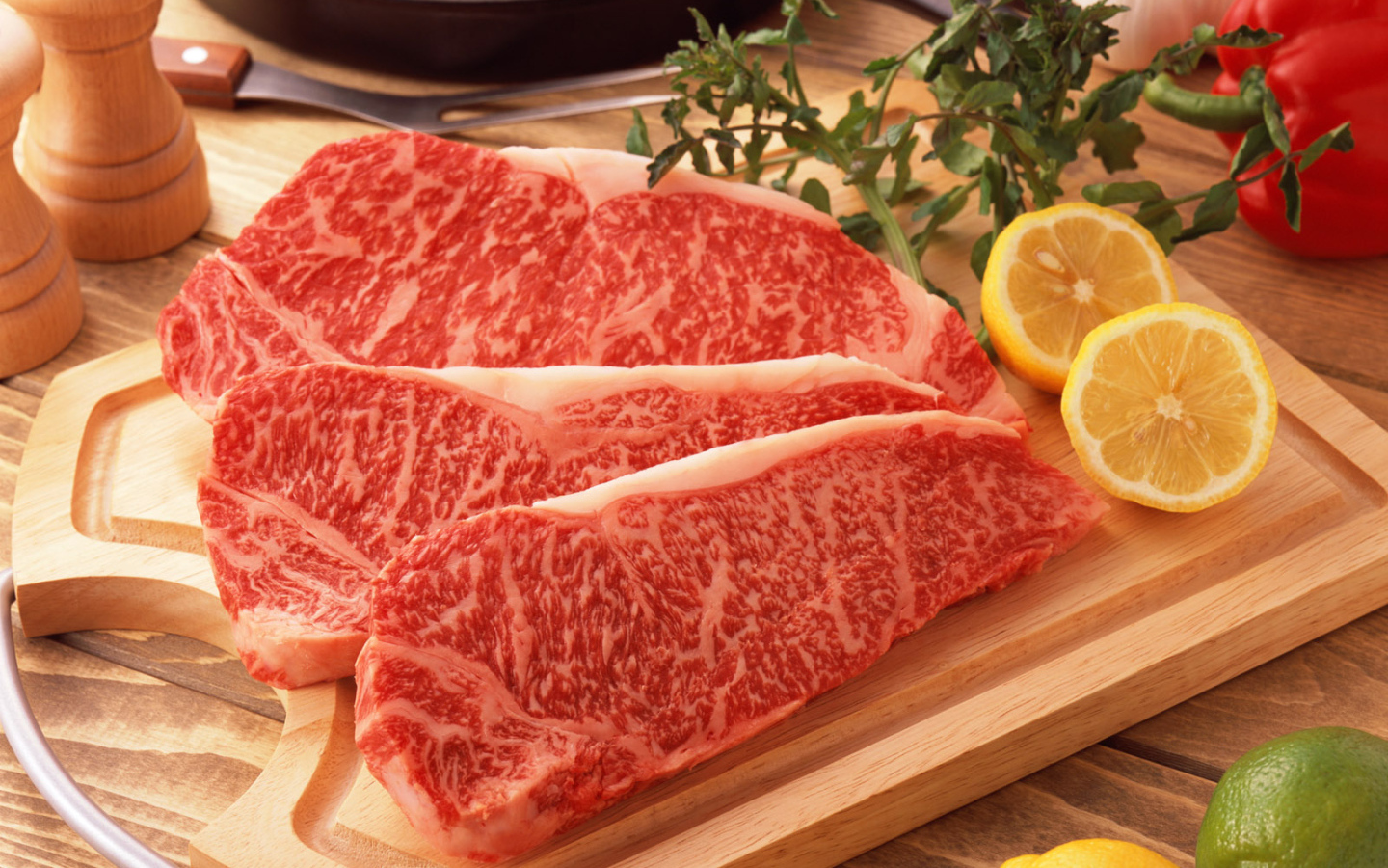 Мясо лимоны