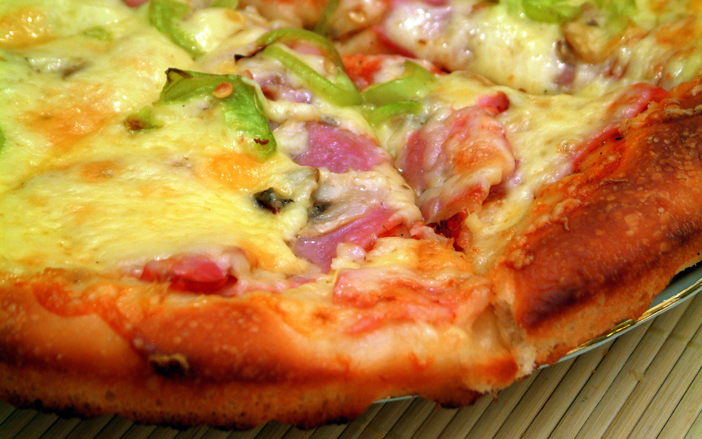 Красивые кусочки пиццы