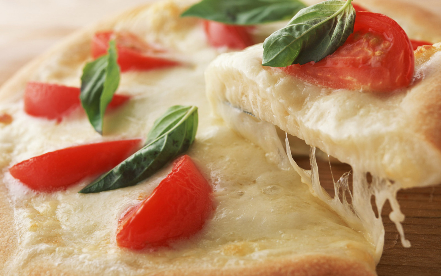 Пицца с томатом