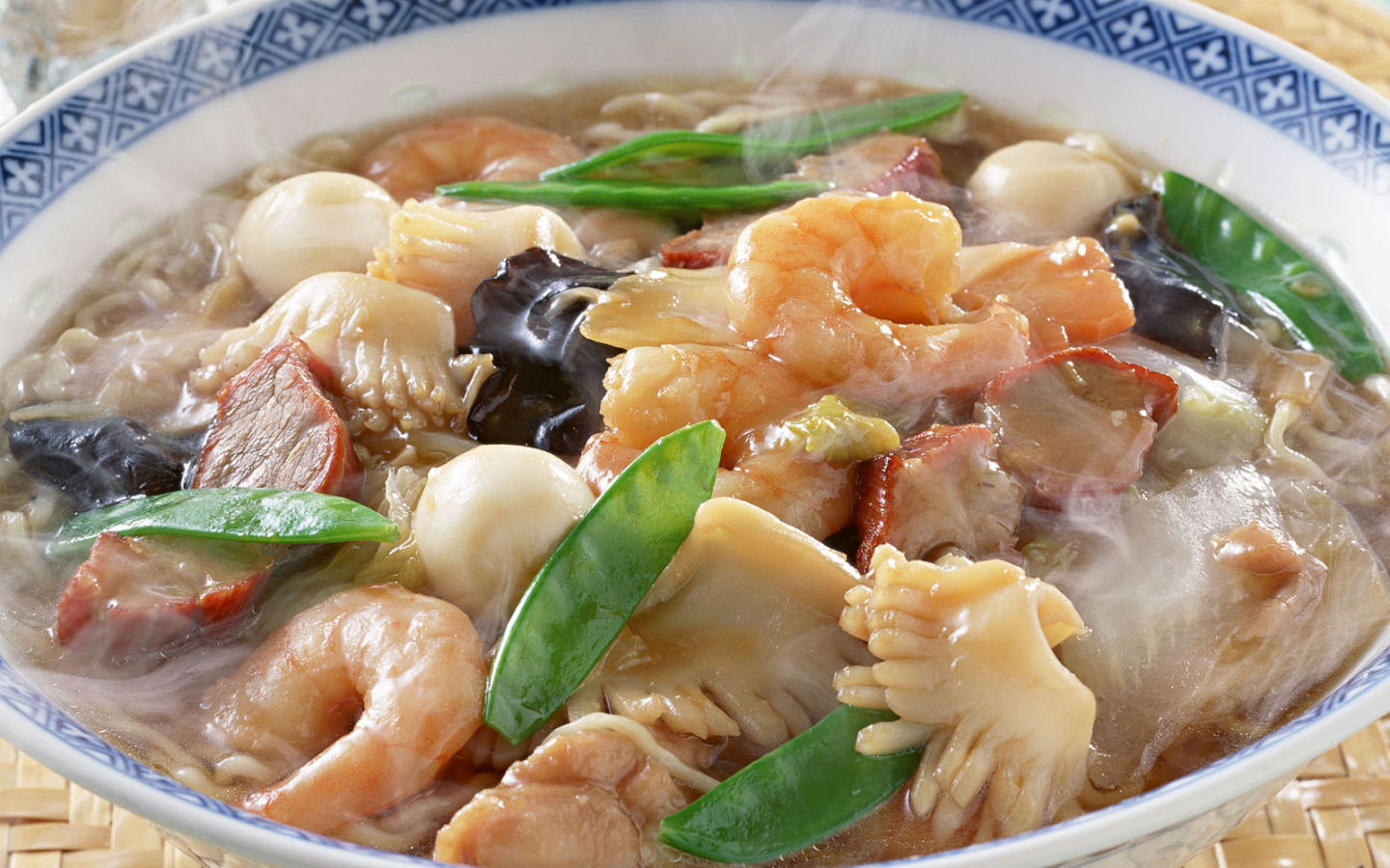 Вкусный суп из морепродуктов