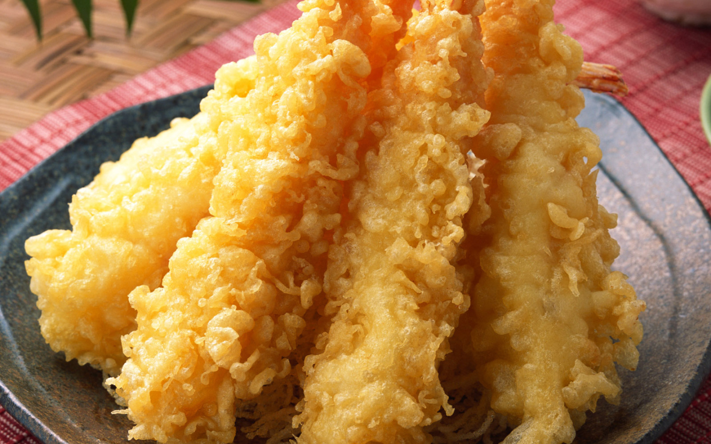 Обжаренные кусочки краба