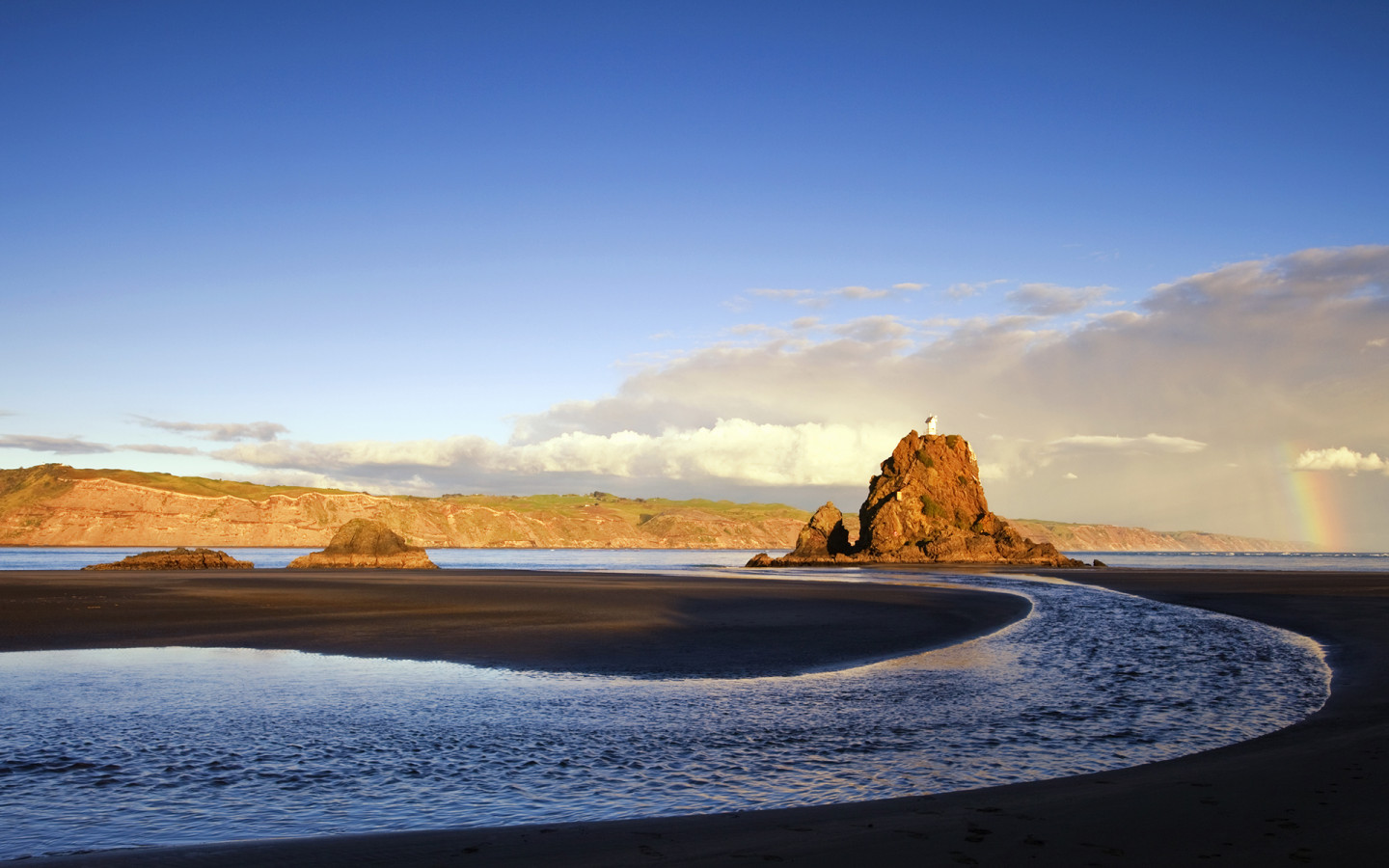 Маяк на скале