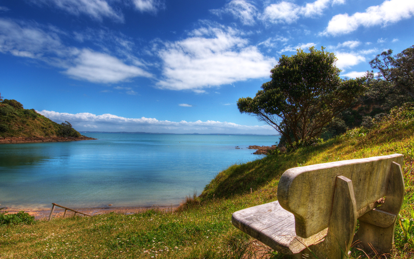 Красивый вид на залив