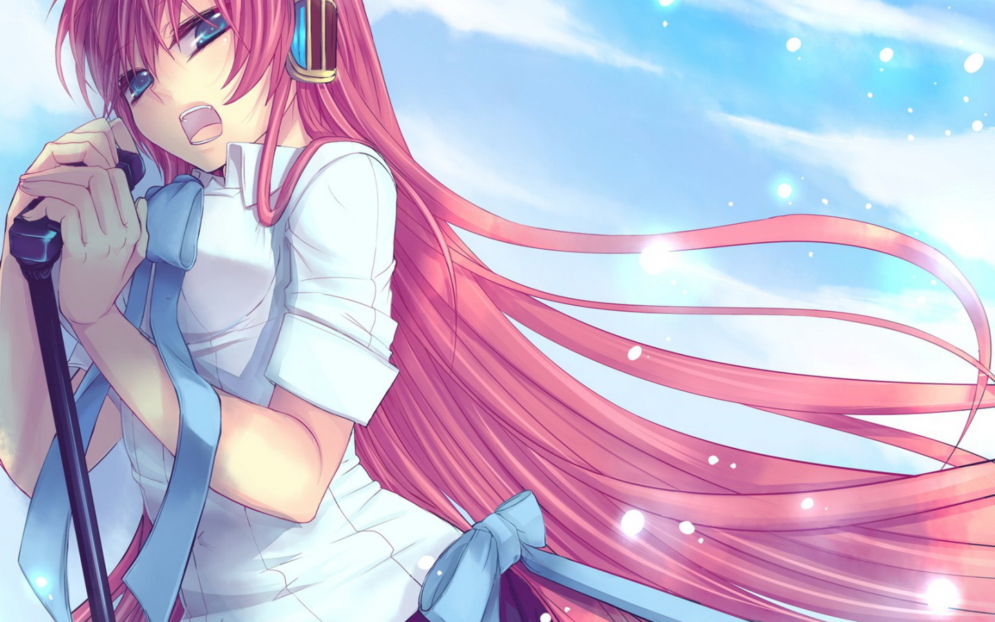 Девочка на сцене