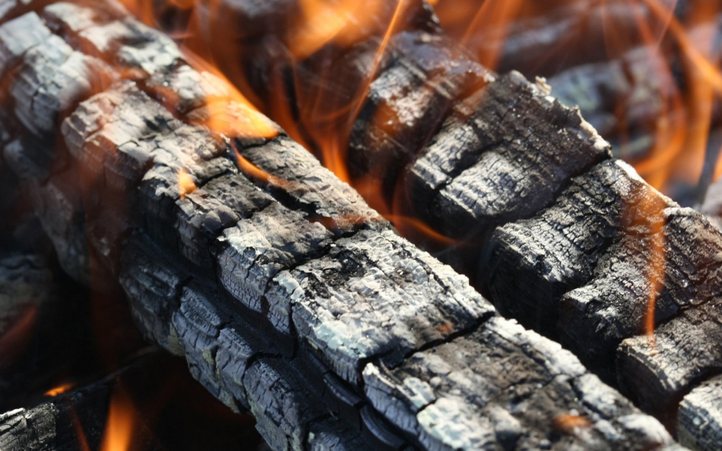 Догорающий костер