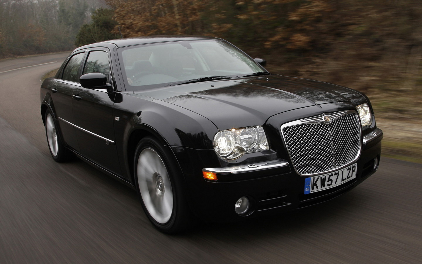 мощный Крайслер 300С