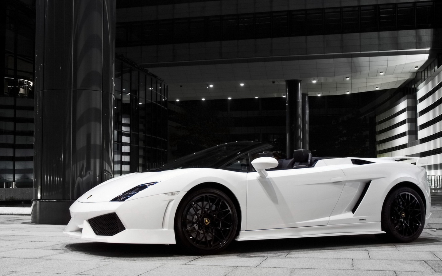 Ламборджини Галардо GT 600 в белом цвете