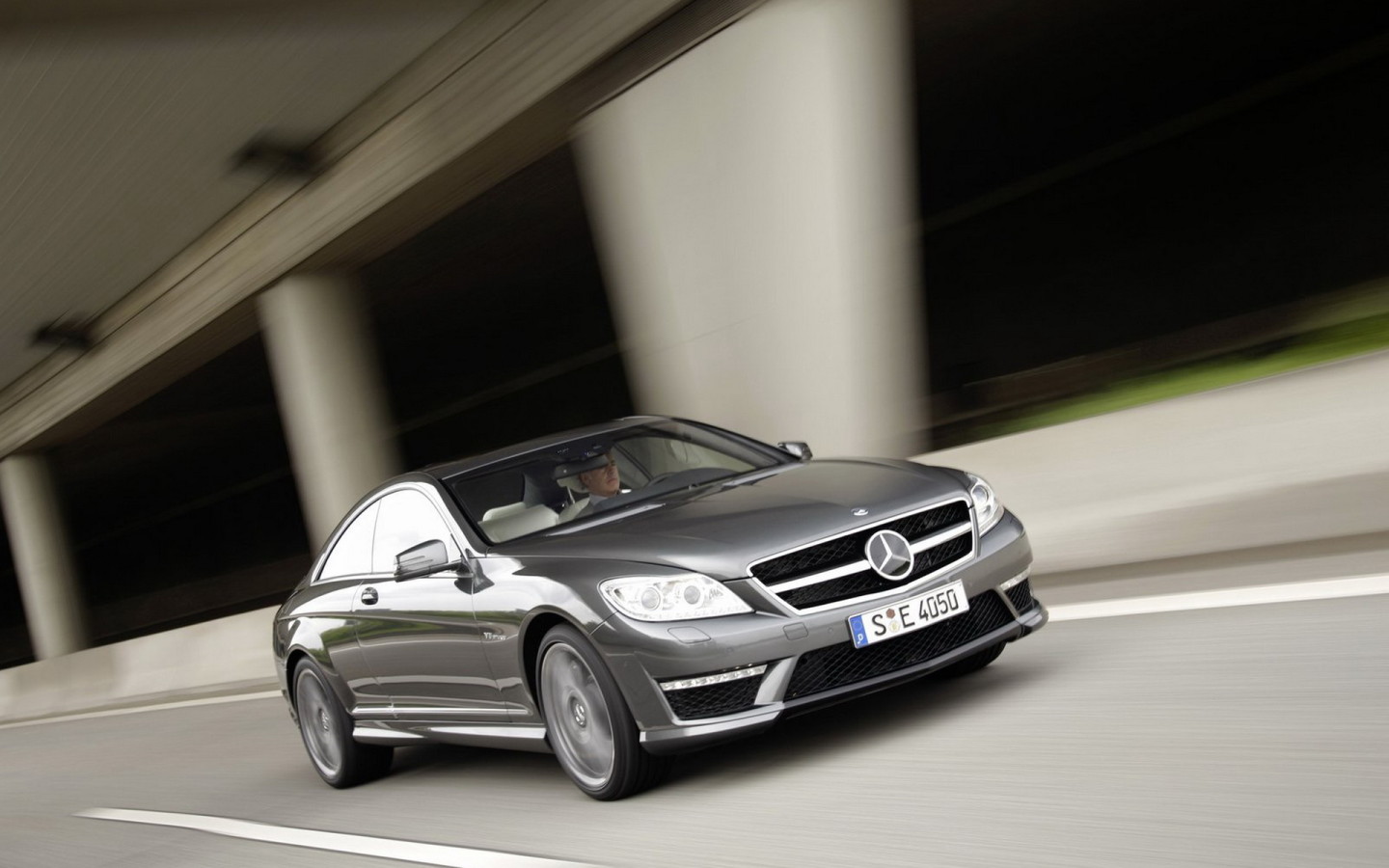 Мерседес Бенц CL63 AMG